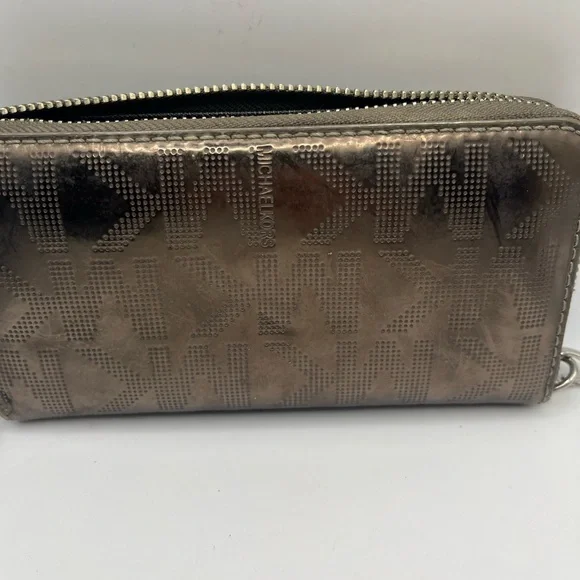 Michael Kors metallic logo wallet - zip around - Picture 3 of 11